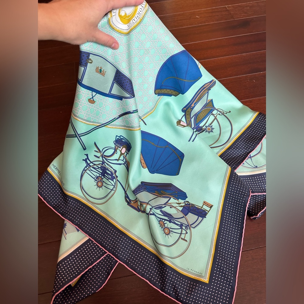 SOLD! Gorgeous Hermes La Perriere 100%Silk Scarf 90x90 Light Blue Colors - Picture 12 of 14
